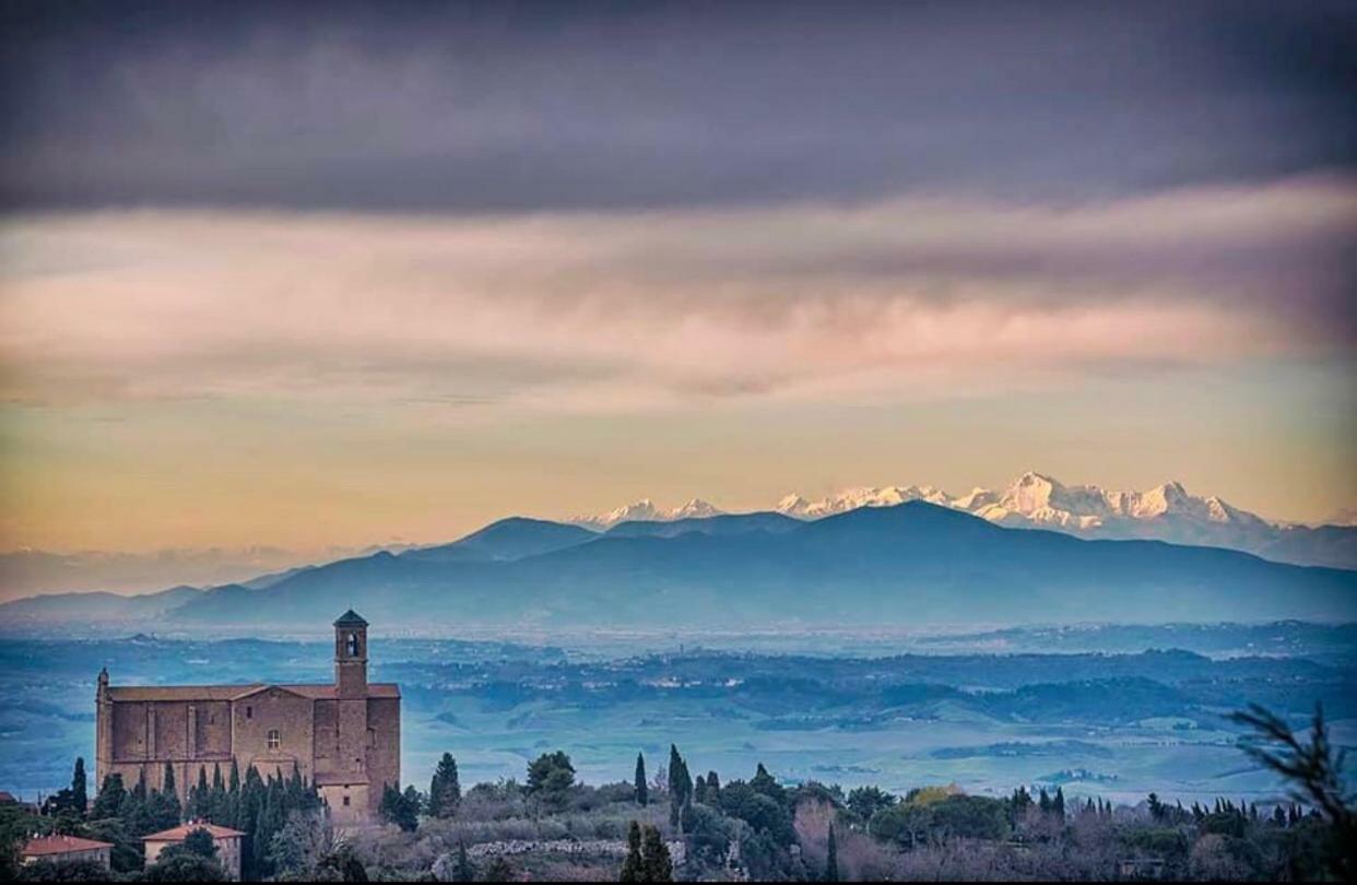 Agriturismo Casallario Volterra Luaran gambar